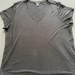 Athleta Black V-Neck Short Sleeve Tee - Relaxed Fit